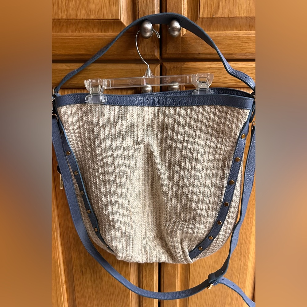 Alessia Capri periwinkle blue accented hobo/tote. Great for summer or travel!